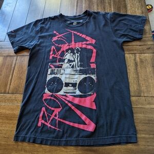Jeepney Women's black short sleeve Tshirt with boombox graphic logo size M